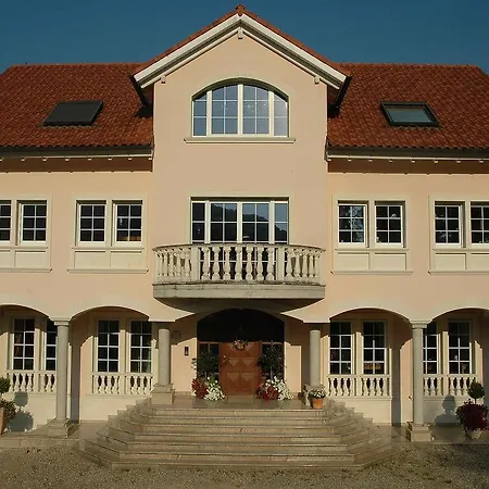 Weingut-Brennerei-Ferienwohnungen Eugen Wissler *